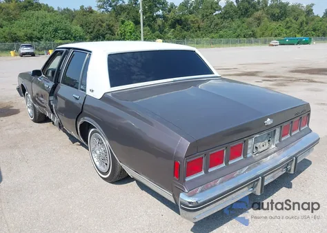 1982 Chevrolet Caprice Classic из США, поврежденный, VIN 2G1AN69H9C1230493